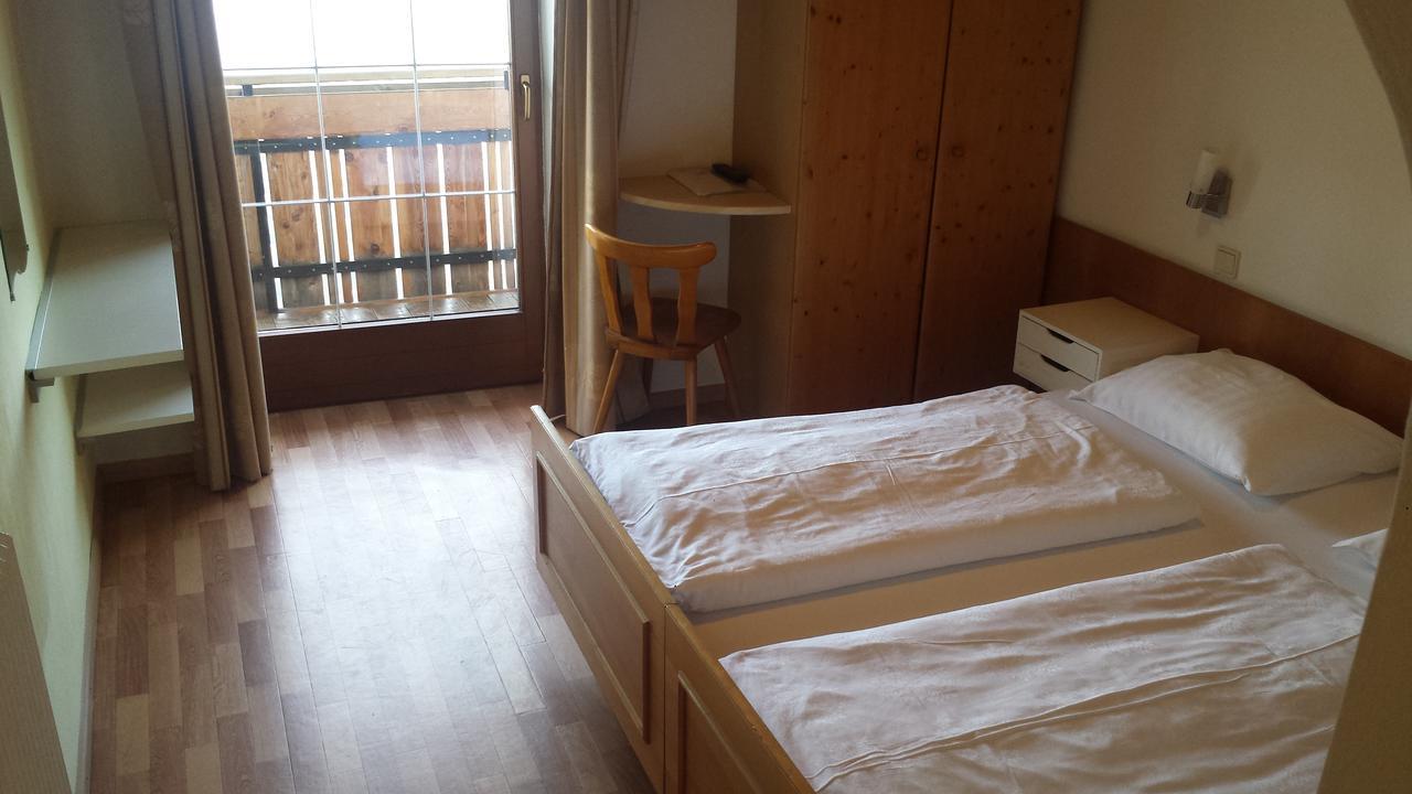 Pension Schoenblick Campo di Trens Habitación foto